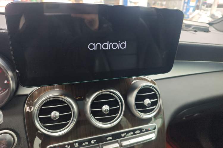 Used Mercedes-Benz GLC 2018 Facelift GLC 260 4MATIC Luxury Edition
