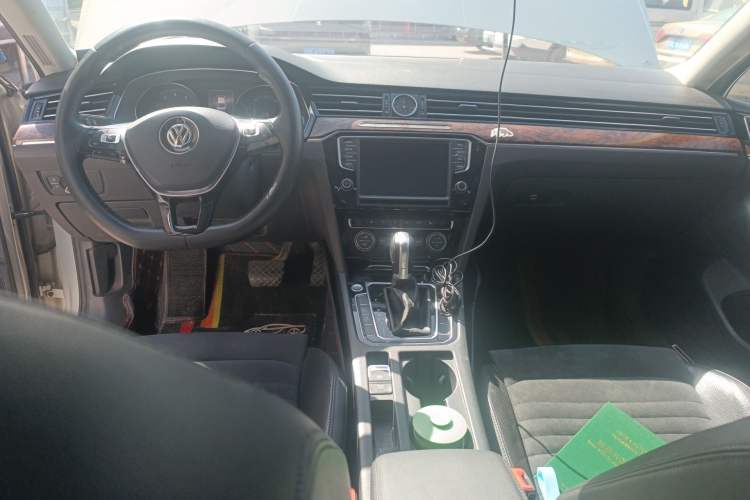 Used Volkswagen Magotan 2017 330TSI DSG Luxury Model
