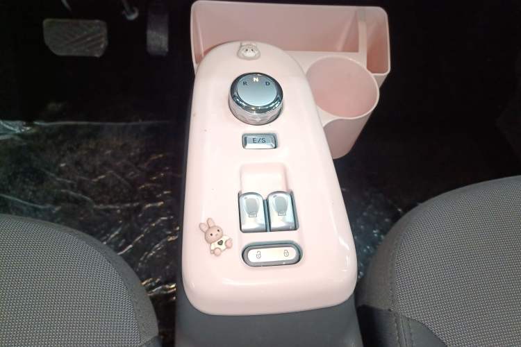 Used CHANGAN NEVO Lumin 2022 155 km – Refreshingly Sweet Edition Gear Lever