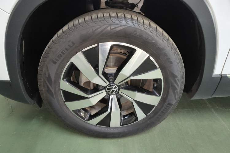 Used Volkswagen Tayron 2022 280TSI Two-Wheel Drive Luxury Smart Connectivity Version Left Front Wheel Hub