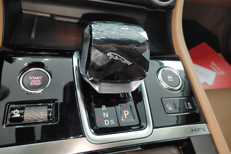 Used Jaguar XFL 2023 XFL 2.0T P250 Two-Wheel-Drive Luxury Deluxe Edition
