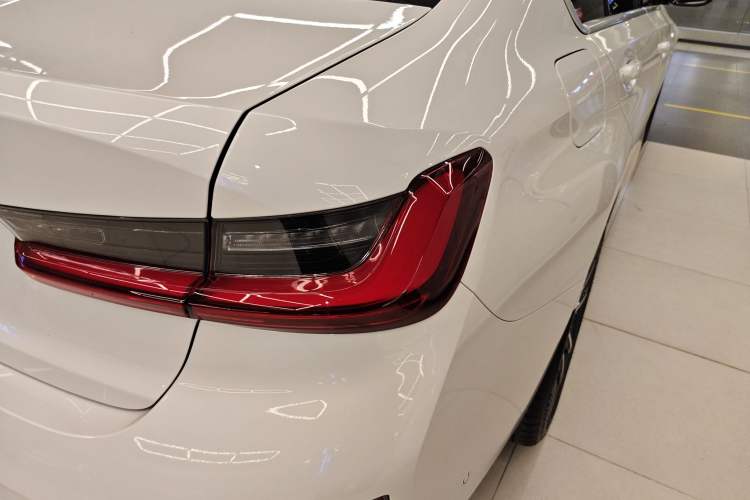 Used BMW 3 Series 2025 325i M Sport Package Right Rear Taillight