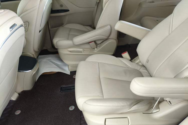 Used Buick GL8 2022 ES Landtrek 653T Luxury Edition