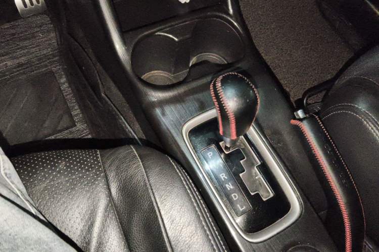 Used Mitsubishi Outlander 2016 2.4L 4x4 Luxury Edition 7-Seater
