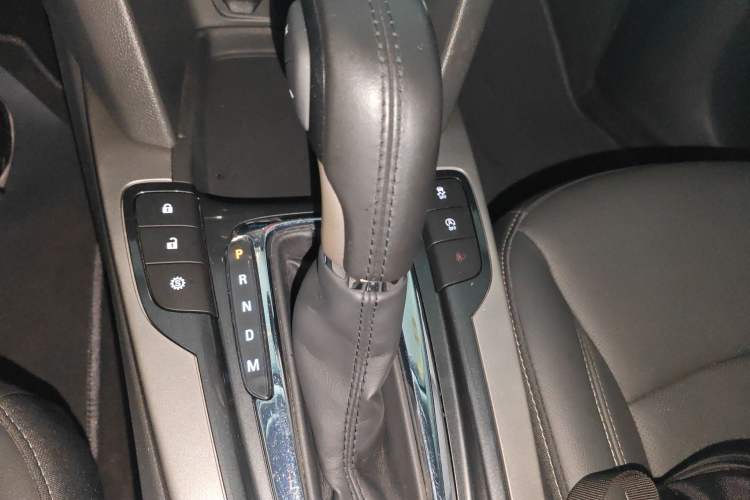 Used Chevrolet Malibu 2018 530T Automatic Luxury Edition Gear Lever