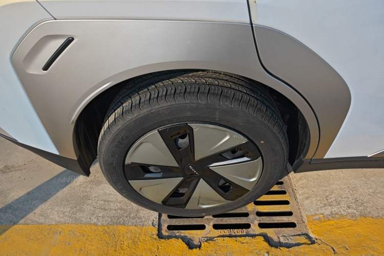 Used AION Y 2024 Younger
