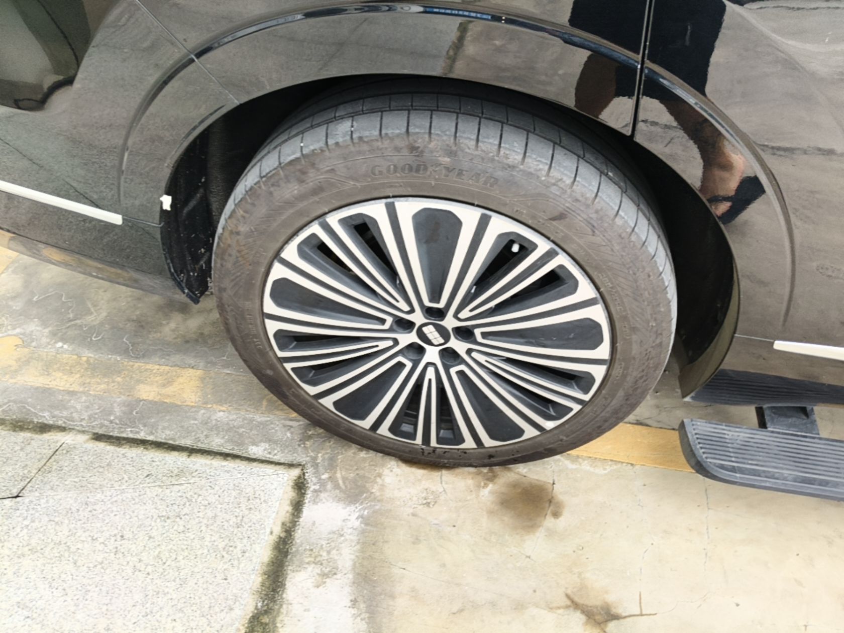 Geely Galaxy M9 2025 Model 210km Four-Wheel-Drive Leading Edition — снимка 11