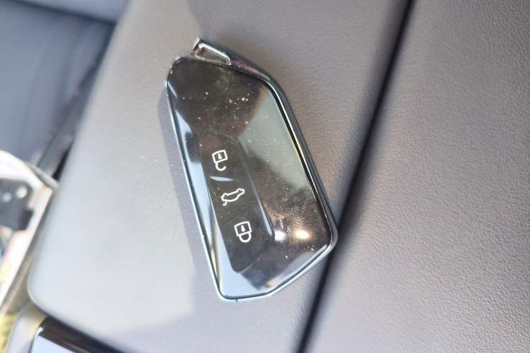 Used Volkswagen ID.7 VIZZION 2024 PRO Model Vehicle Key