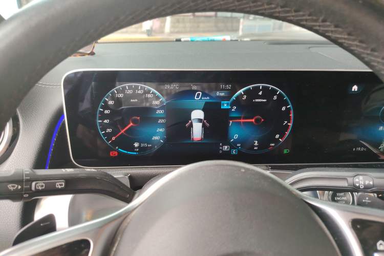 Used Mercedes-Benz GLB 2020 GLB 200 Stylish Edition Instrument Cluster