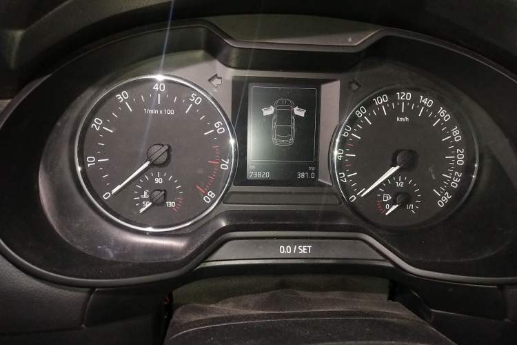 Used Skoda Octavia 2016 1.6L Automatic Smart Drive Edition Odometer Close Up