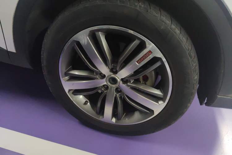 Used Haval H6 2017 Red-Label 1.5T Automatic Two-Wheel Drive Smart Edition Right Front Wheel Hub