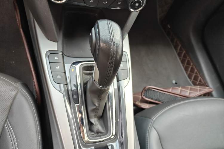 Used Chevrolet Malibu 2018 530T Automatic Luxury Edition Gear Lever