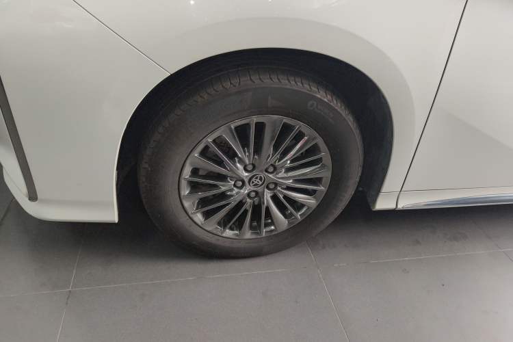 Used Toyota Alphard 2023 Dual-Motor 2.5L Premium Golden Edition
