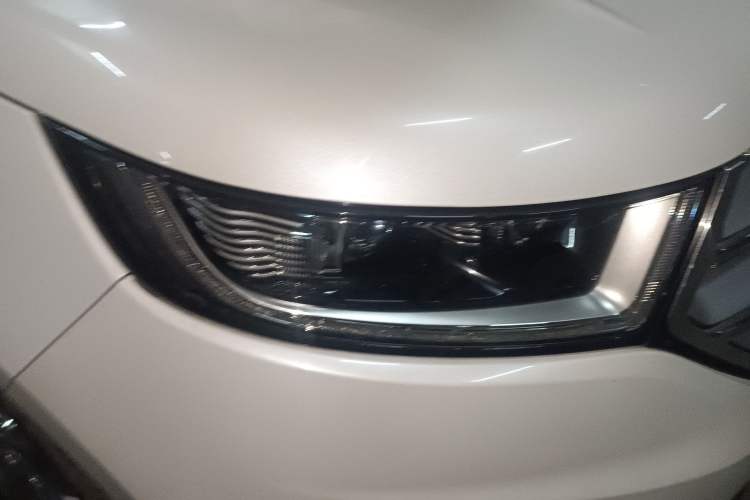 Used Ford Edge 2015 2.0T GTDi Four-Wheel Drive Prestige Model Right Front Headlight