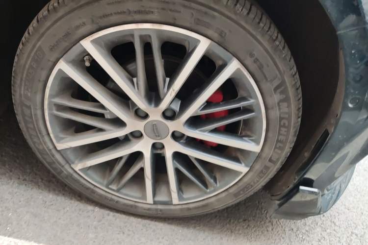 Used Geely Auto Preface 2023 2.0TD "Only This Verdant Green" Edition Right Front Wheel Hub