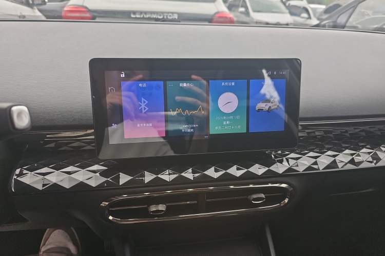 Used JAC Yiwei 3 2024 Zhi'ai Edition 330km Lite Audio And AC Panel