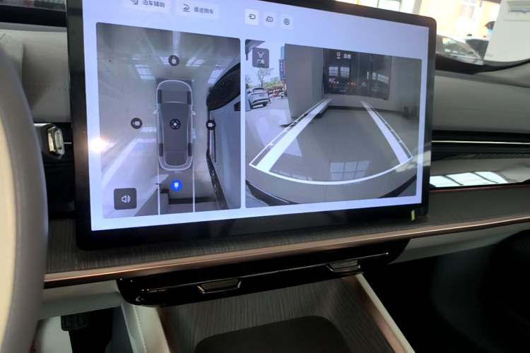 Used Dongfeng eπ eπ007 2024 Pure Electric 540 All-Wheel Drive Max Edition Audio And AC Panel