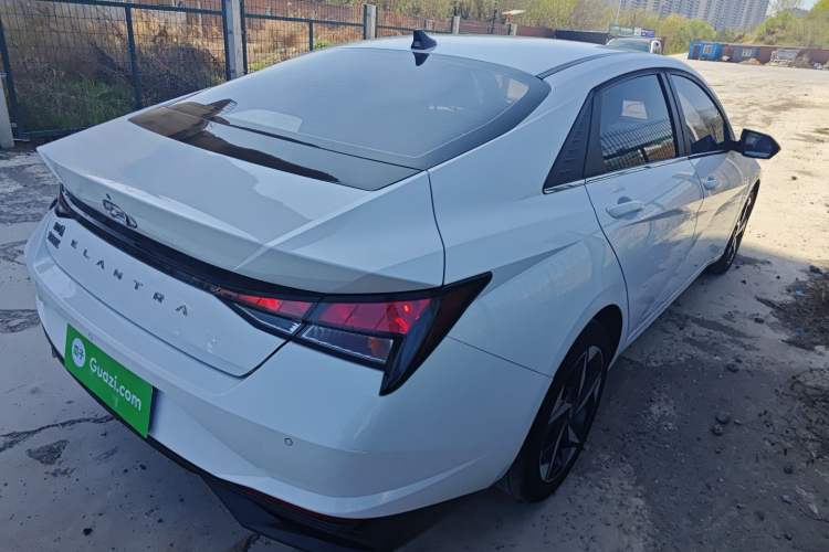Used Hyundai Elantra 2021 1.5L CVT GLX Elite Edition Rear Right 45 Deg