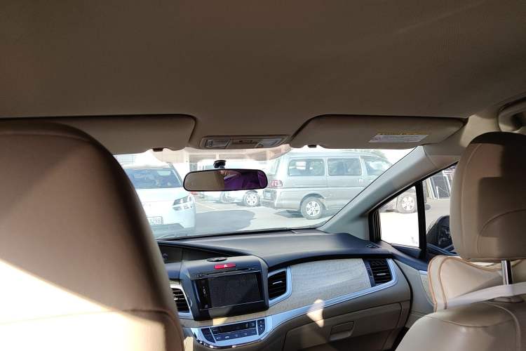 Used Honda Jade 2013 1.8L automatic Comfort version 5 seats
