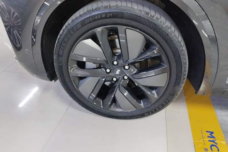 Used Li Auto L9 2022 Max model
