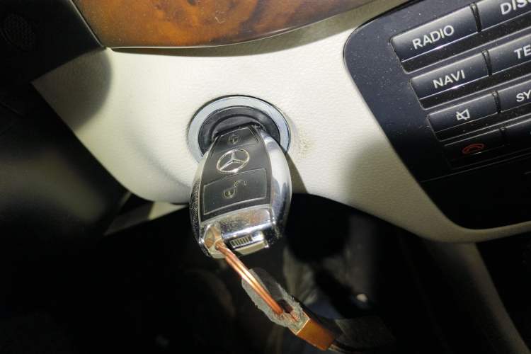 Used Mercedes-Benz B-Class 2013 B 260 Interior 1