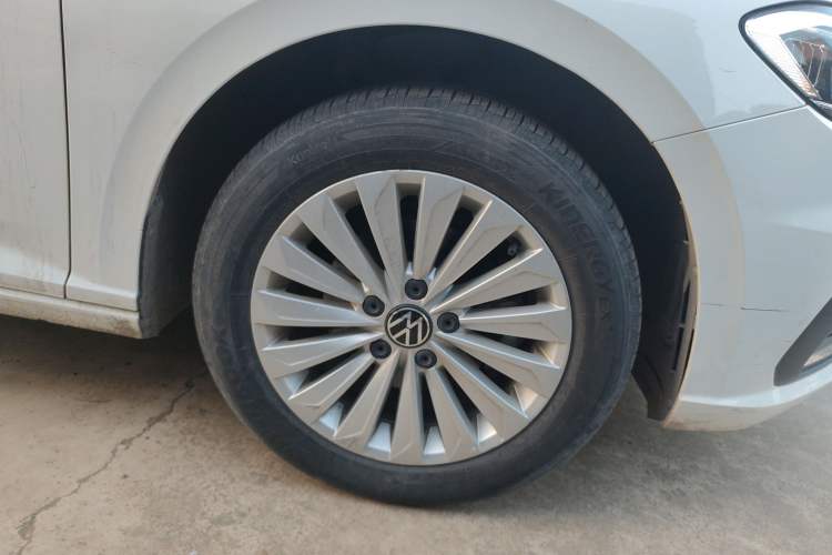 Used Volkswagen Lavida 2021 1.5L Automatic Comfort Edition
