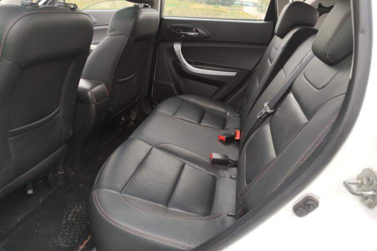 Used CHANGAN CS35 2015 1.6L Manual Luxury Model China IV Standard
