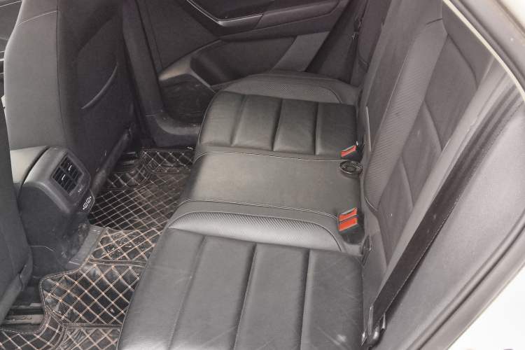 Used Volkswagen T-ROC 2021 280TSI DSG Two-Wheel Drive Comfort Connect Edition Left Rear Seat