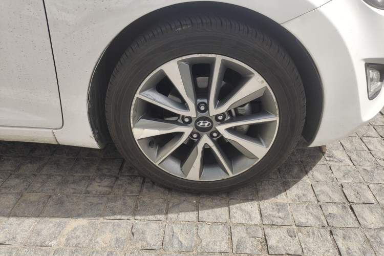 Used Hyundai Elantra (5th Generation / Langdong) 2015 1.6L Automatic Leading Model