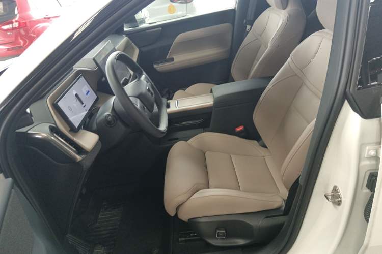 Used Volvo XC70 Plug-in Hybrid 2026 Model Four-Wheel Drive Long-Range Plus
