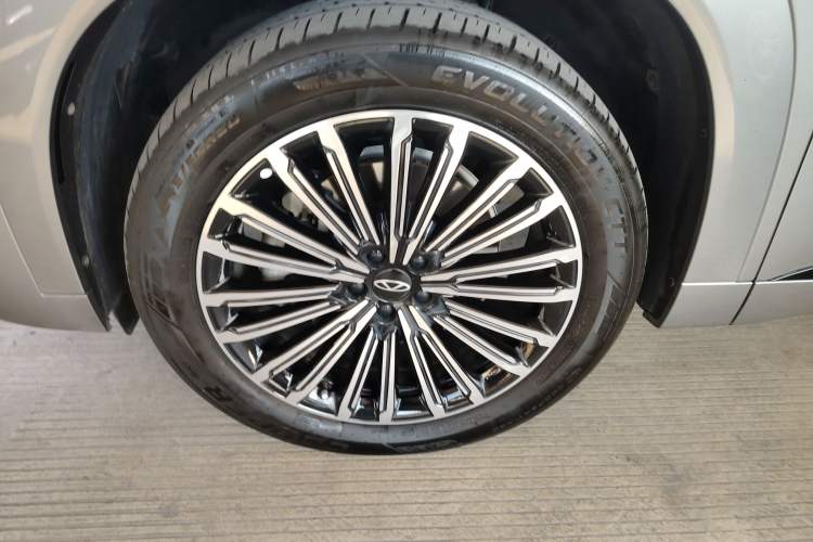 Used Chery Tiggo 9 C-DM 2025 1.5T 106KM Ultra-Comfort Edition 5 Seats Lithium-NMC
