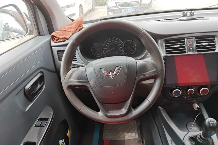 Used Wuling Hongguang 2015 1.2L S Base Model China IV
