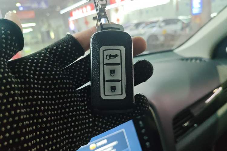 Used Mitsubishi Outlander 2019 2.0L Two-Wheel Drive Comfort Edition 5 Seats China VI Standard
