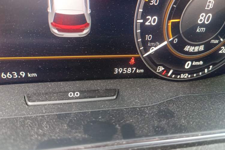 Used Volkswagen Golf 2020 280TSI DSG Luxury Edition Odometer Close Up