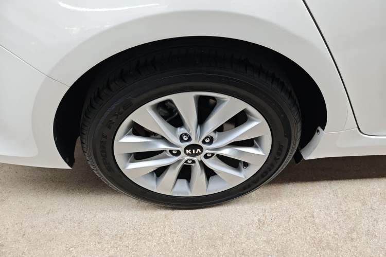 Used Kia K5 2016 1.6T Automatic LUX
