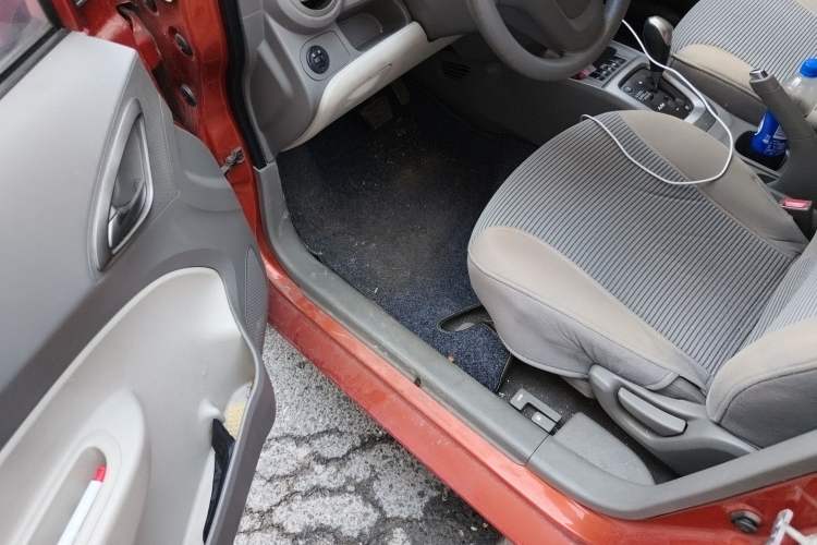 Used Chevrolet Sail 2013 Sedan 1.4L AMT Enjoy Edition Driver Seat