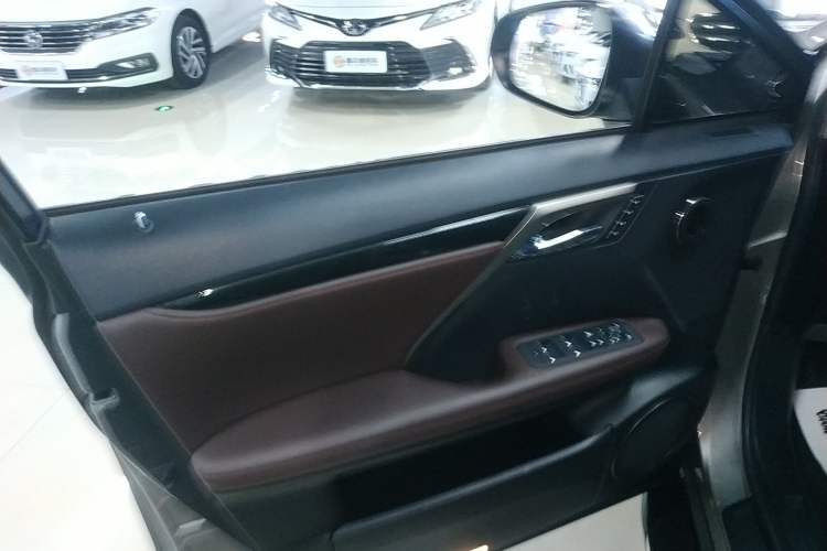 Used Lexus RX 2020 Facelifted 300 4x4 Elegant Edition