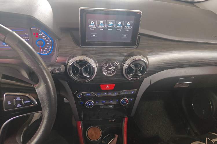 Used BAIC New Energy EX 2018 EX360 Trendy Edition Audio And AC Panel