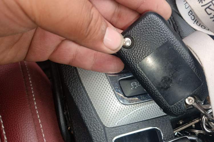 Used Roewe RX5 2016 30T Four-Wheel Drive Automatic Internet Smart Luxury Edition Vehicle Key