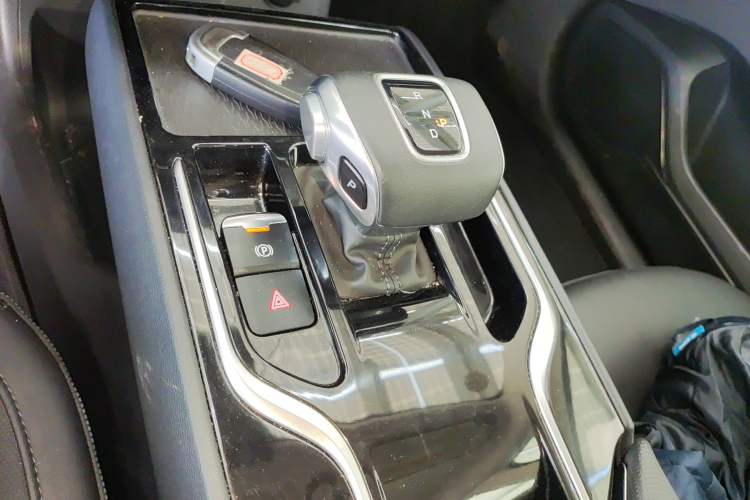 Used Hongqi E-QM5 2024 450km Range Commuter Version
