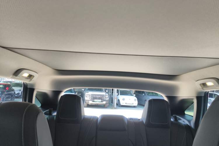 Used Venucia V 2021 260T Idol Edition