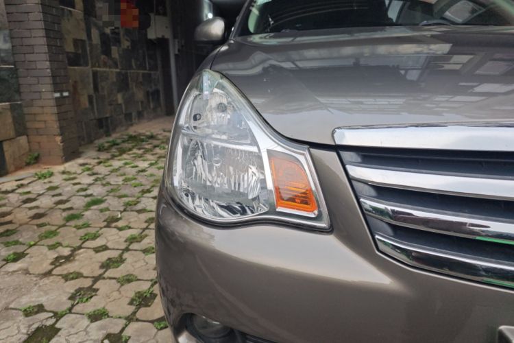 Used Nissan Sylphy 2012 Classic 1.6XE Automatic Comfort Edition Right Front Headlight