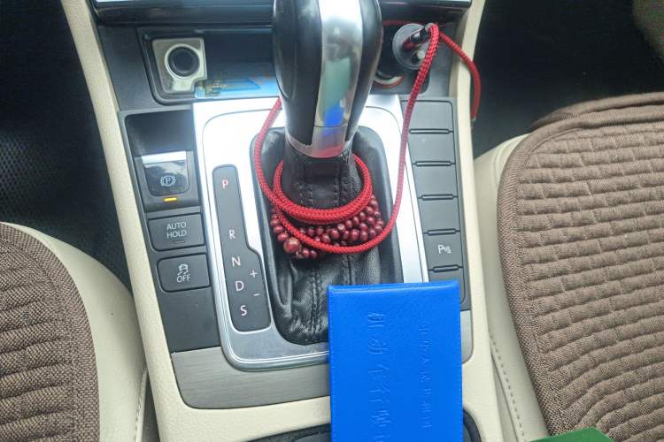 Used Volkswagen Magotan 2012 Revised Version 1.8TSI Leading Edition Gear Lever