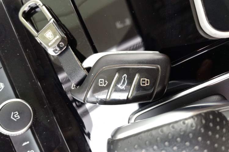 Used Roewe RX5 MAX 2019 300TGI Automatic 4G Connect Luxury Edition Vehicle Key