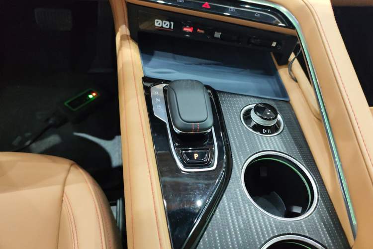 Used Zeekr 001 2021 Ultra-Long Range Dual-Motor YOU Version Gear Lever