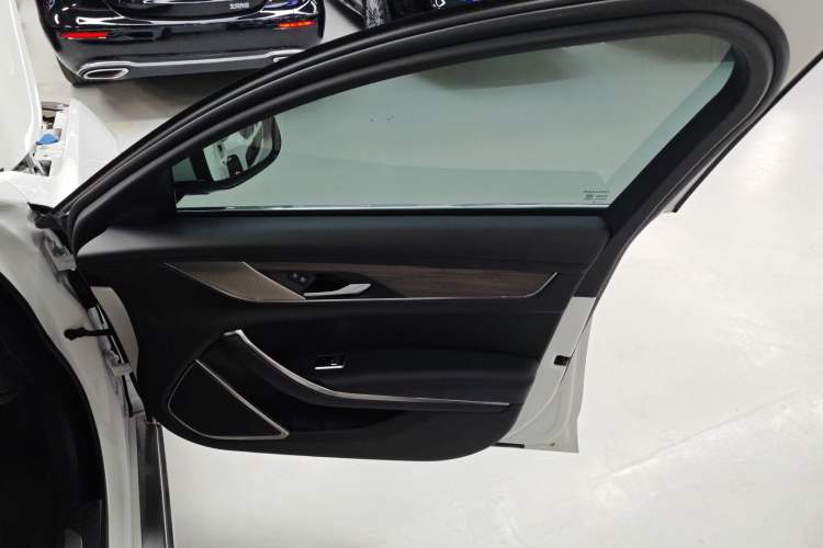 Used Jaguar XFL 2021 XFL 2.0T P200 Two-Wheel-Drive Elite Luxury Edition