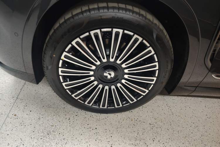 Used Nio ES8 2026 Model 6-seat Executive Luxury Edition Left Front Wheel Hub
