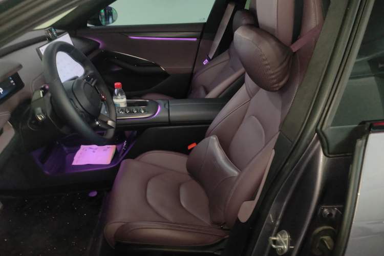 Used Xiaomi Auto SU7 2024 Four-Wheel Drive Ultra-Long Range Advanced Intelligent Driving Max Edition
