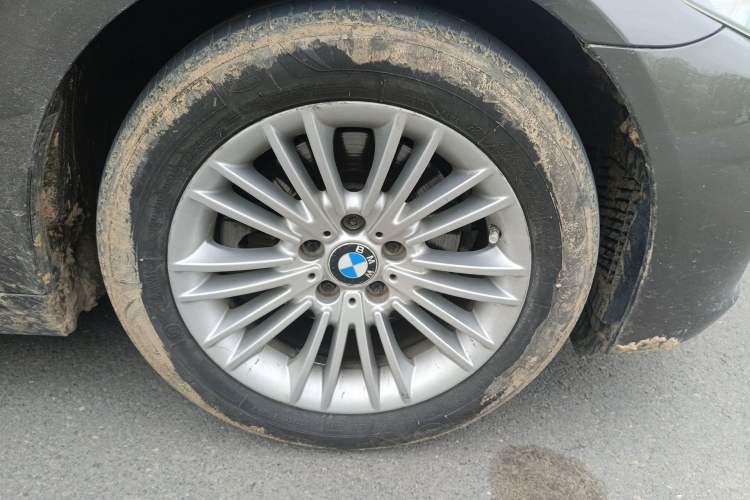 Used BMW 5 Series 2013 525Li Leading Model Right Front Wheel Hub