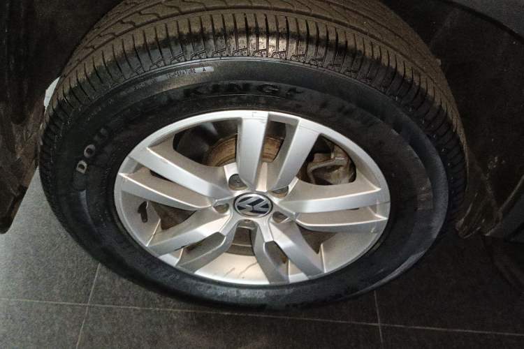 Used Volkswagen Tiguan L 2015 1.8TSI Automatic Two-Wheel Drive Trend Edition
